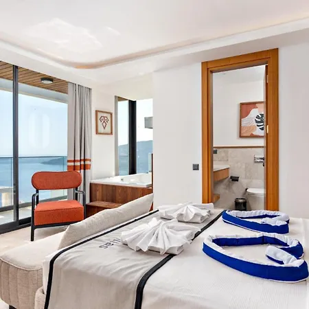 5 Bedroom - 6187 *