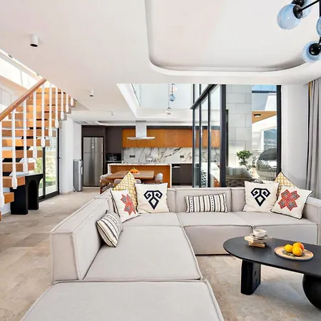 Villa 5 Bedroom - 6187 *