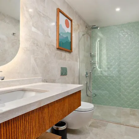 Vilă 5 Bedroom - 6187