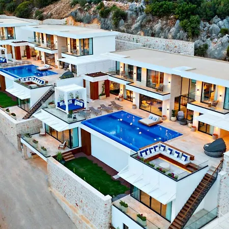 5 Bedroom - 6187 *